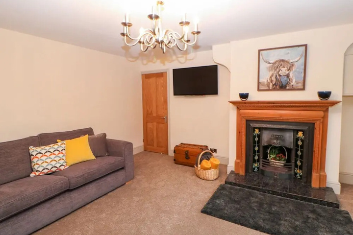Room 4 of 25
