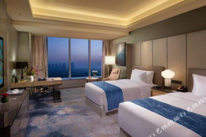 Exterior of Wyndham Grand Plaza Royale Ever Bright Changxing