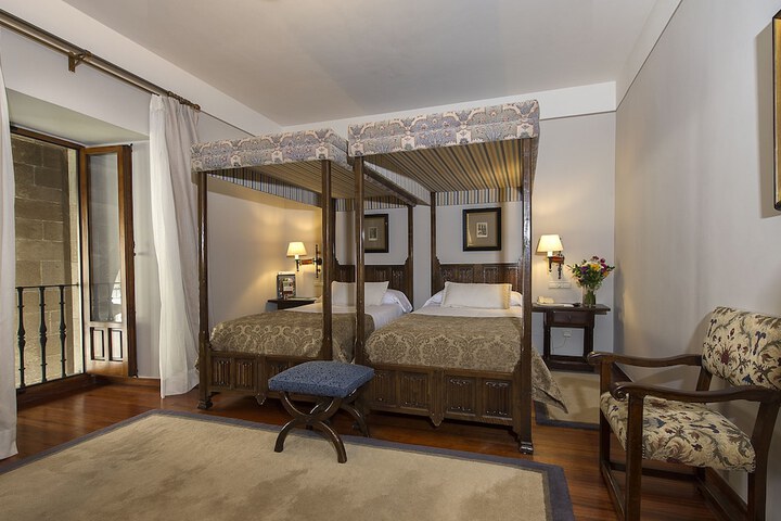 Room 16 of 68