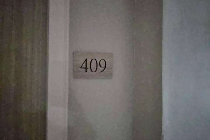 Room 47 of 94