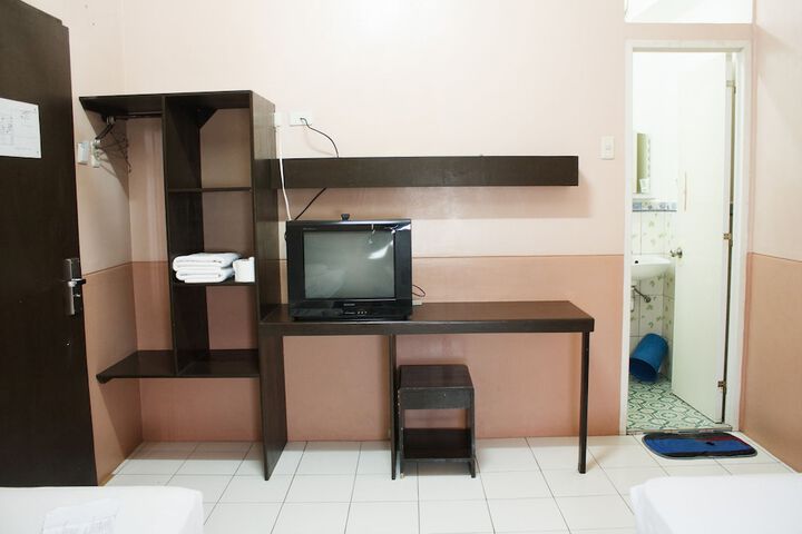 Room 7 of 33