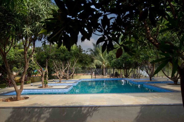 Pool 1 of 2