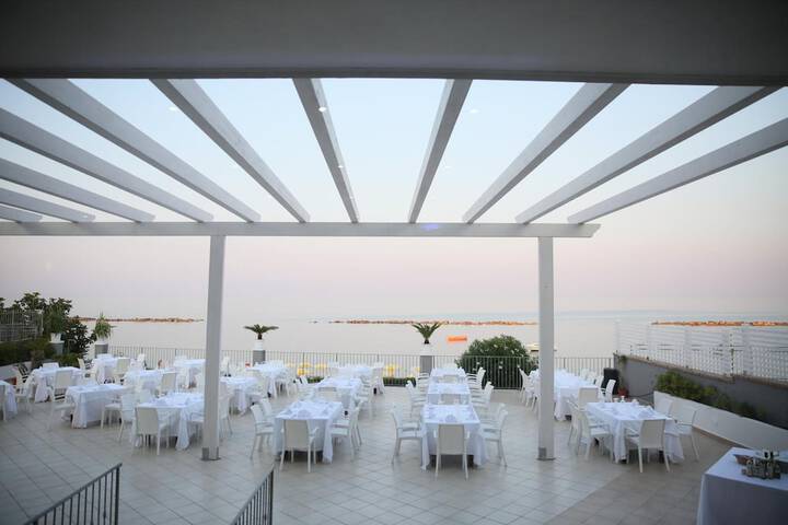 Dining 49 of 62