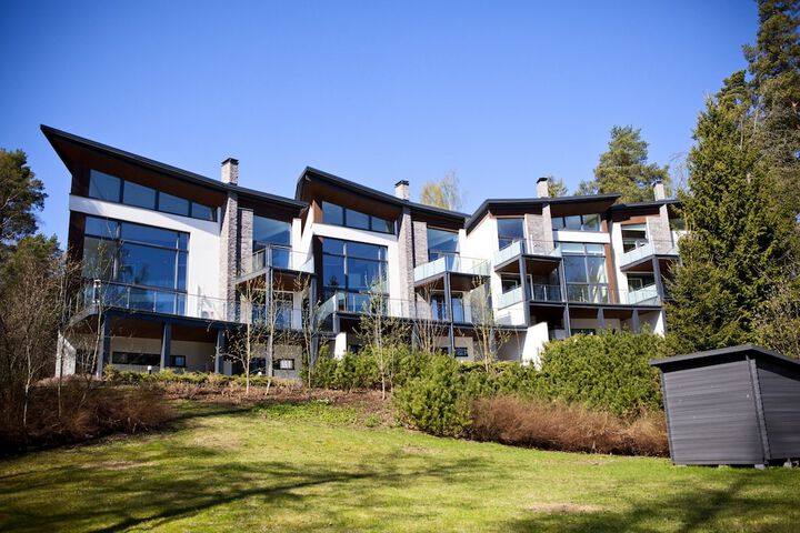 Hotel Exterior 49 of 55