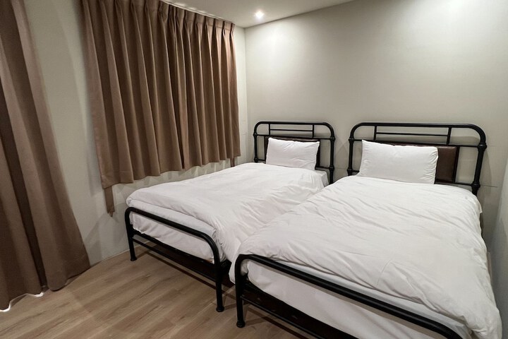 Room 19 of 49