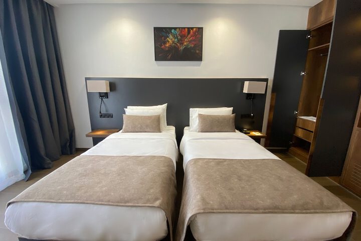 Room 16 of 25