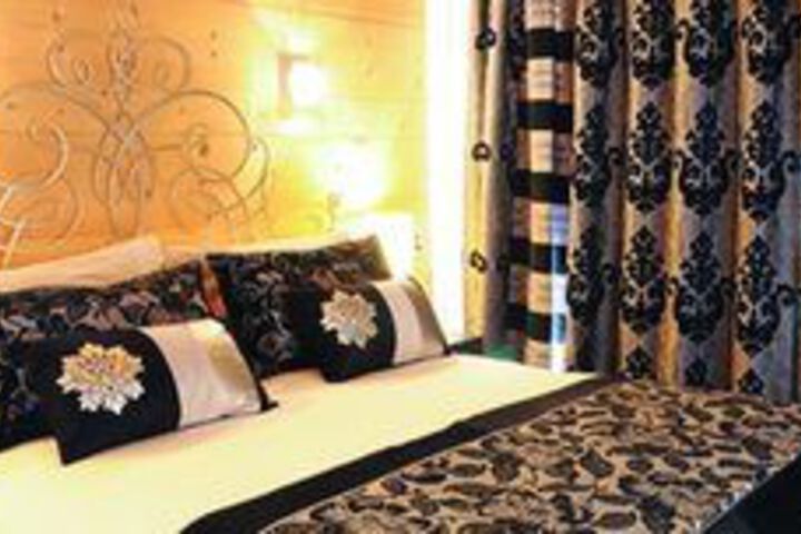 Room 34 of 73