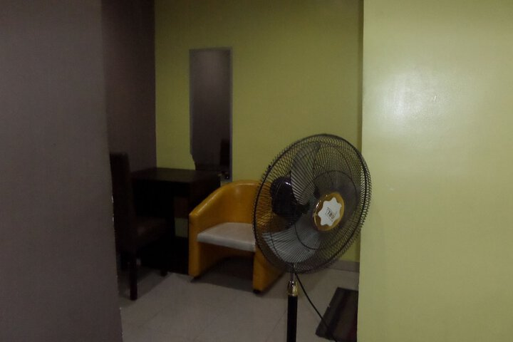 Room 17 of 35