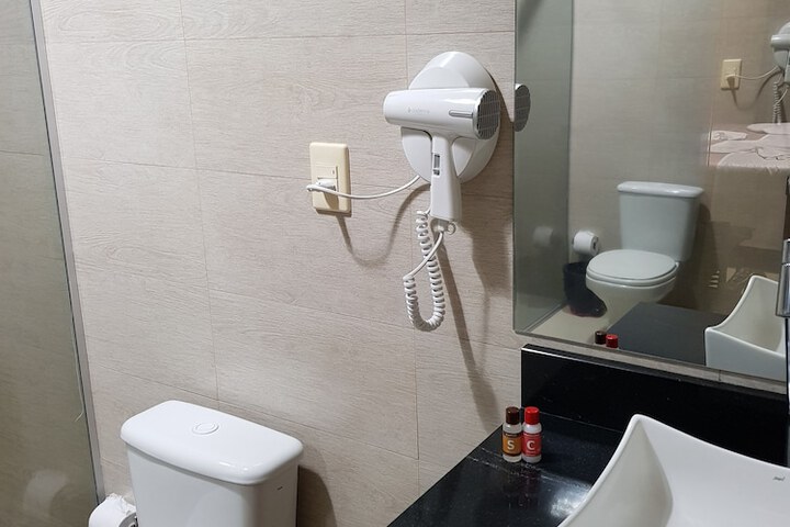 Room 34 of 57