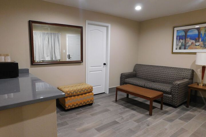 Room 17 of 32