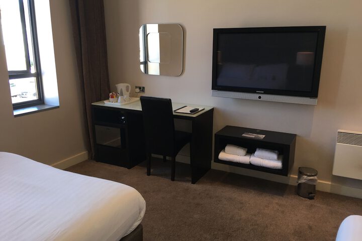 Room 4 of 29