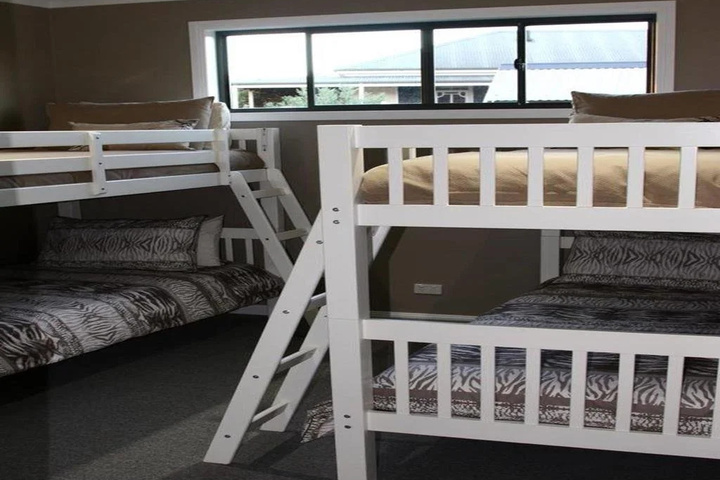 Room 6 of 13