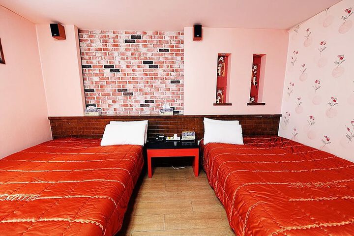 Room 20 of 31