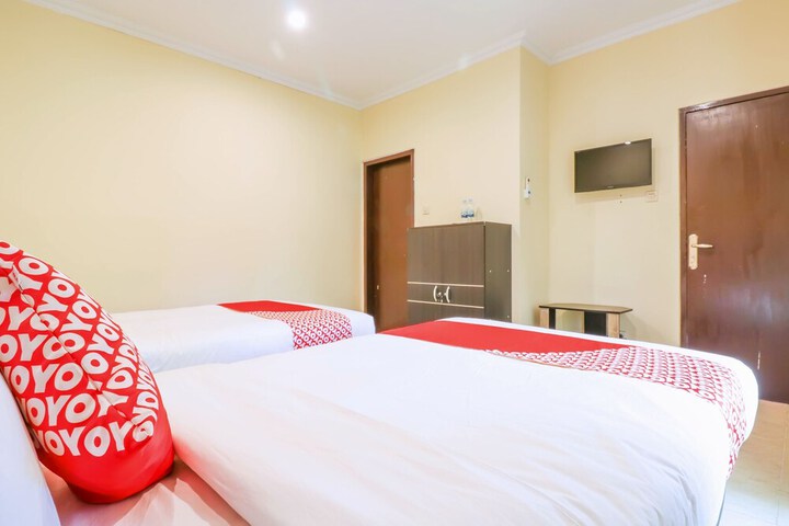 Room 14 of 33