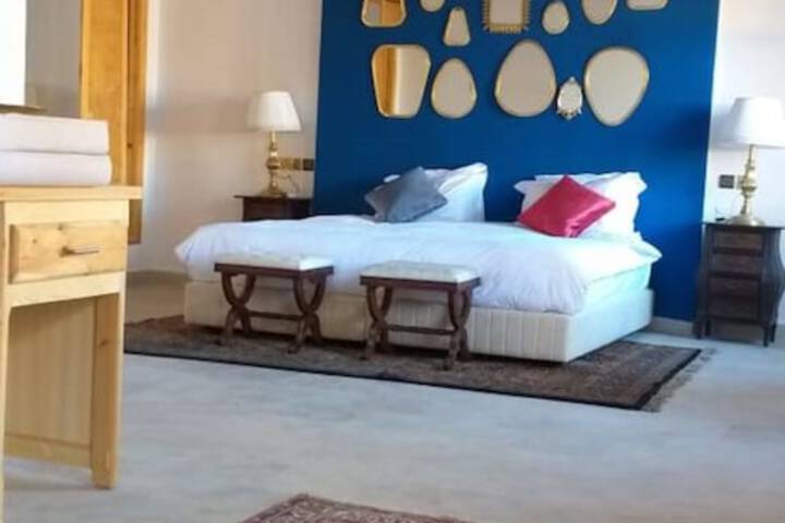 Room 5 of 40