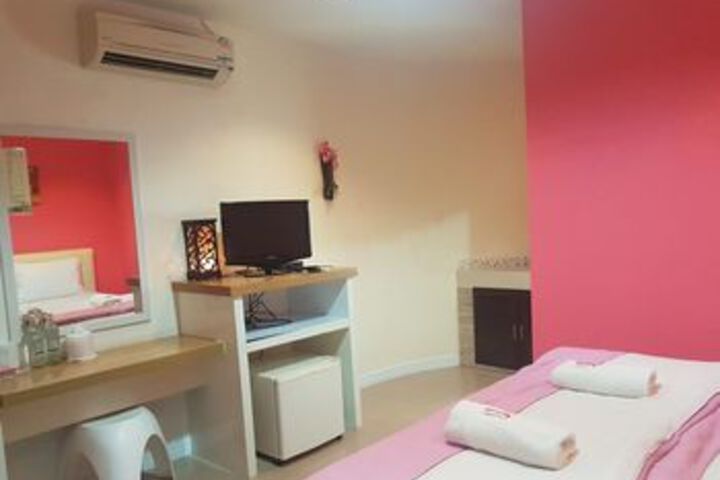 Room 28 of 34