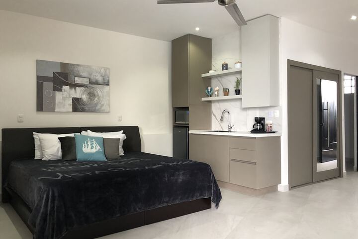 Room 5 of 114