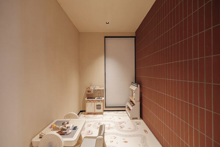 Room 62 of 169