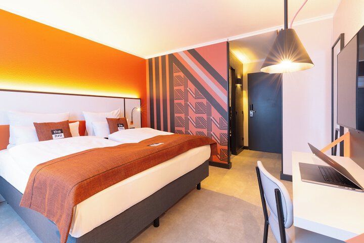 Room 5 of 110