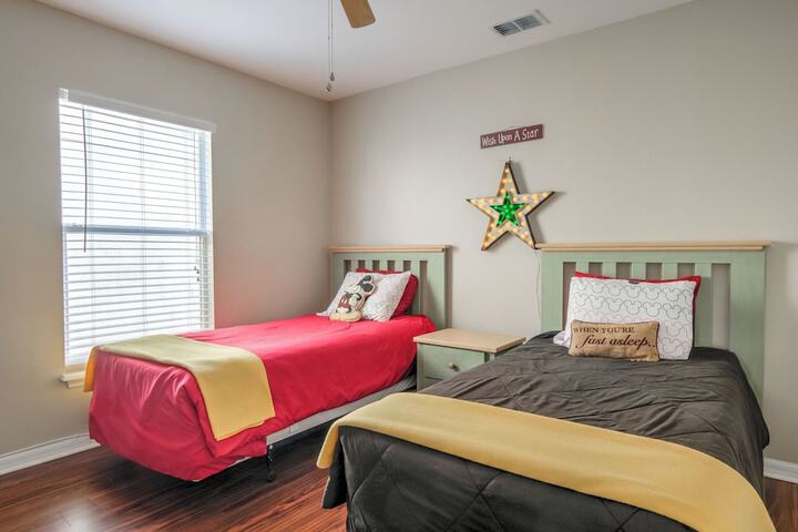Room 6 of 26