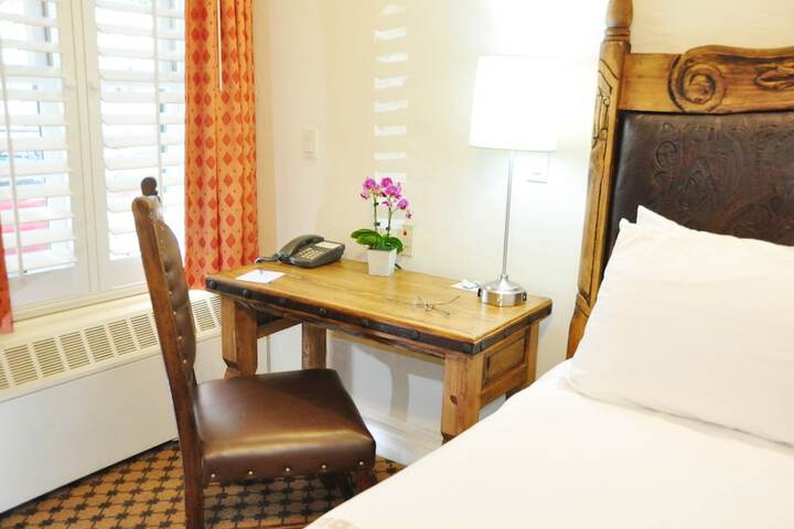 Room 39 of 221
