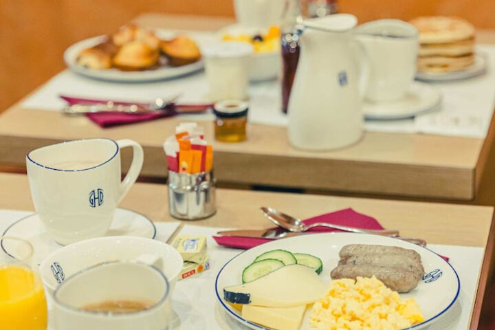 Breakfast/Coffee Service 26 of 51
