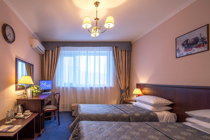 Room 16 of 120