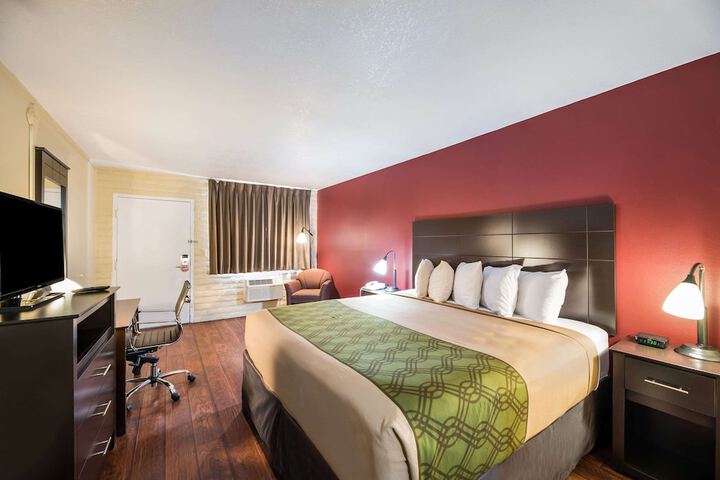 Room 15 of 37
