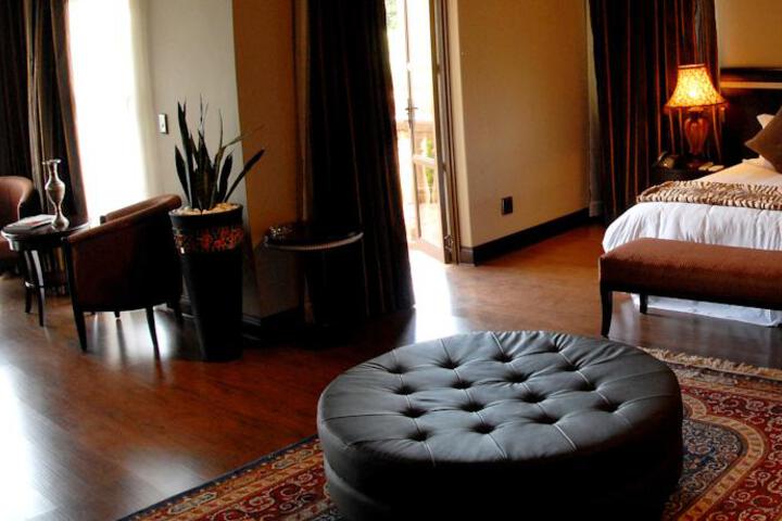 Room 6 of 37