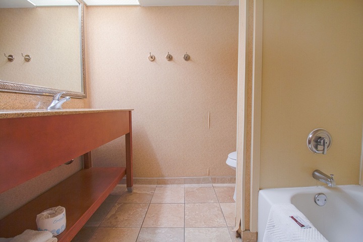 Double Accessible King Size Bed (4 of 21)