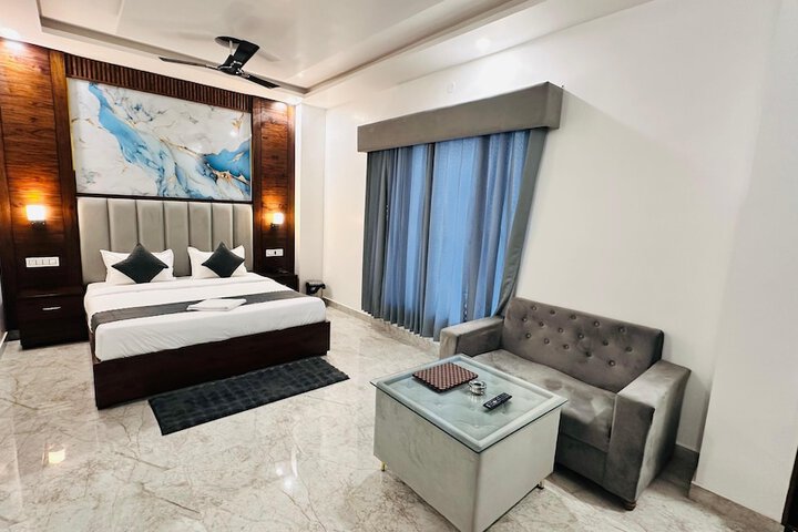 Room 12 of 39