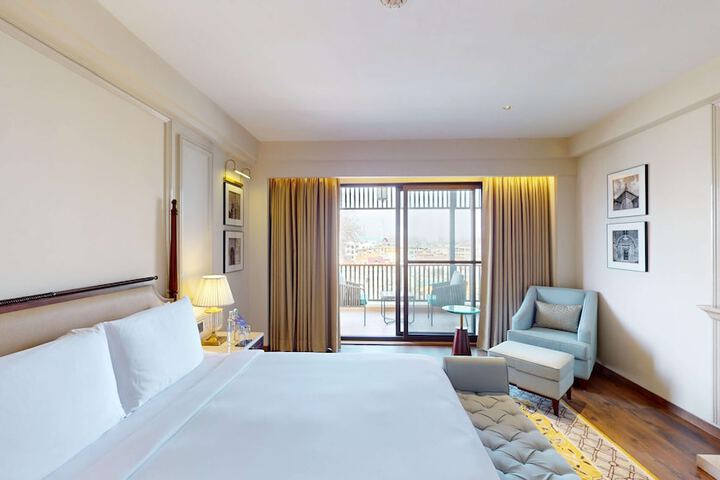 Room 46 of 191