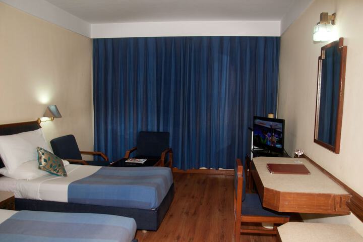 Room 12 of 30