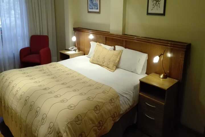Room 9 of 47