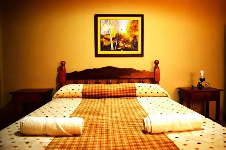 Room 3 of 12