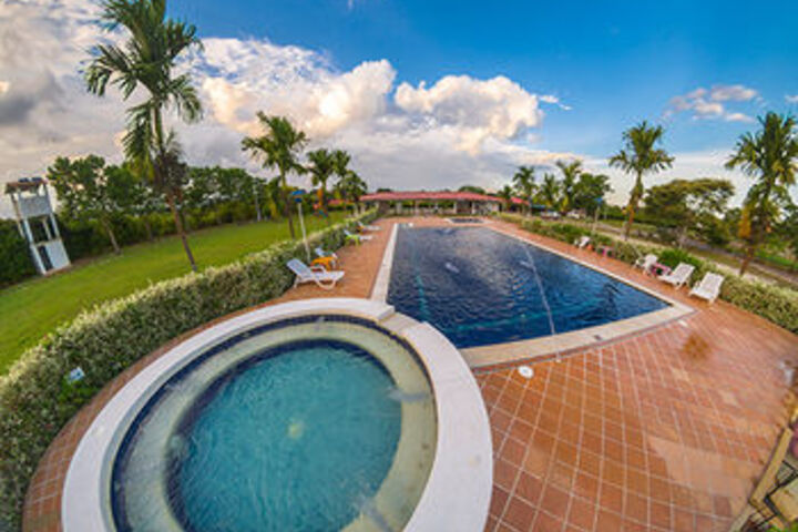 Pool 32 of 40