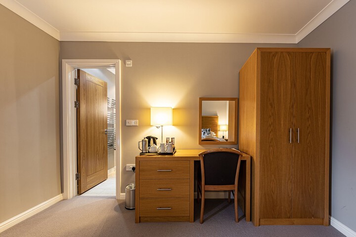 Room 4 of 71