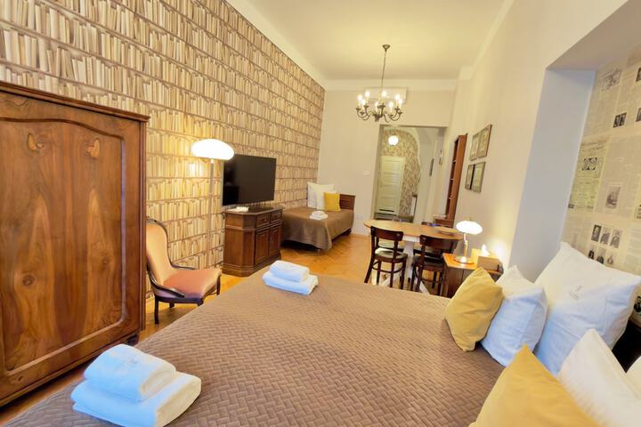 Room 42 of 121