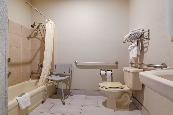 1 King Bed Bathtub Accessible (3 of 23)