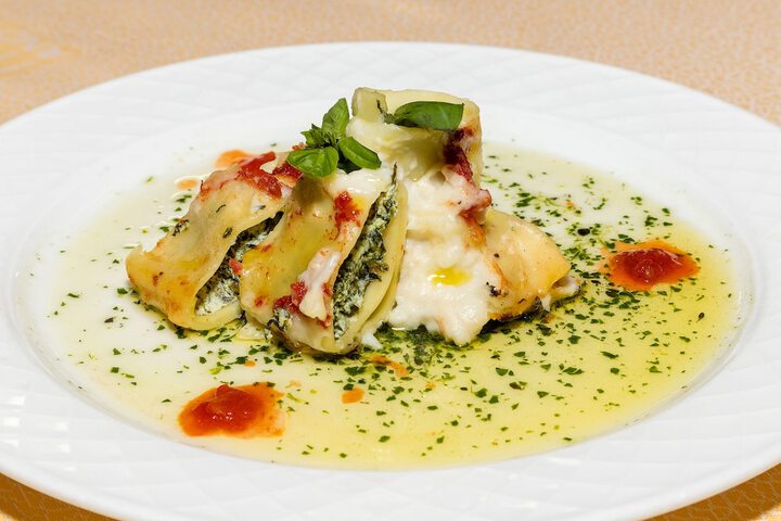 Dining 85 of 127