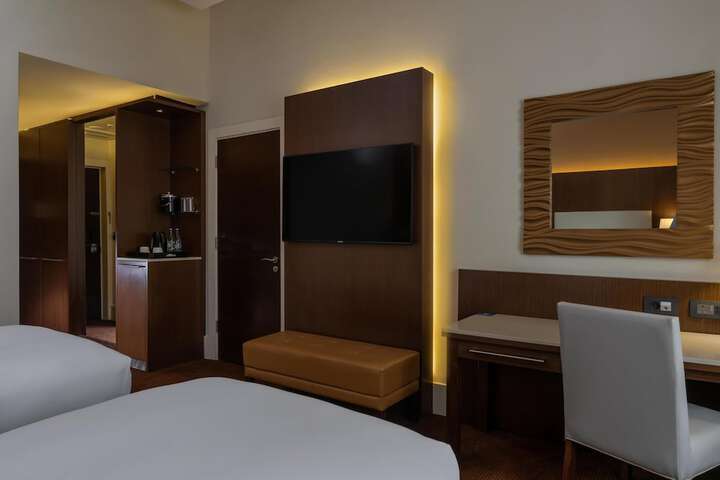 Room 50 of 201