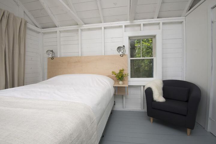 Room 11 of 26