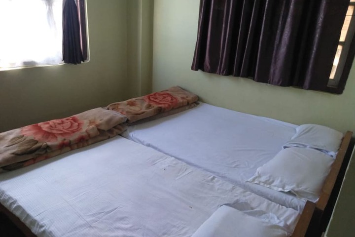 Room 7 of 13