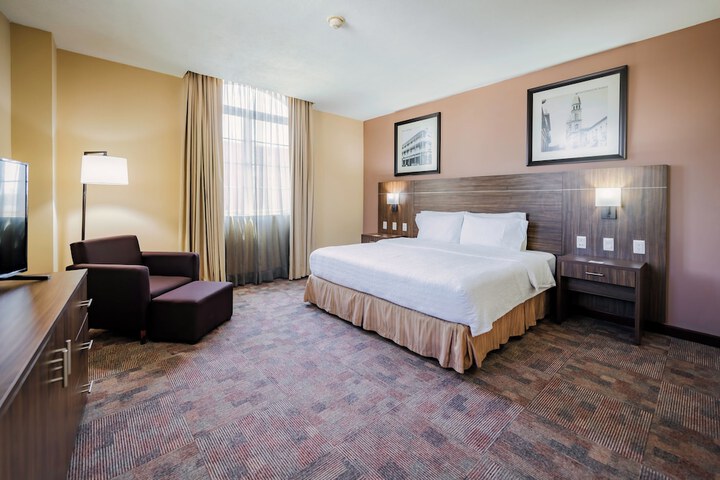 Room 28 of 90