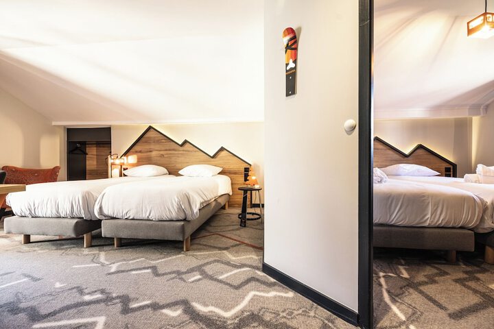 Room 27 of 144