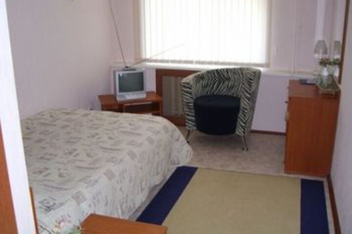 Room 11 of 15