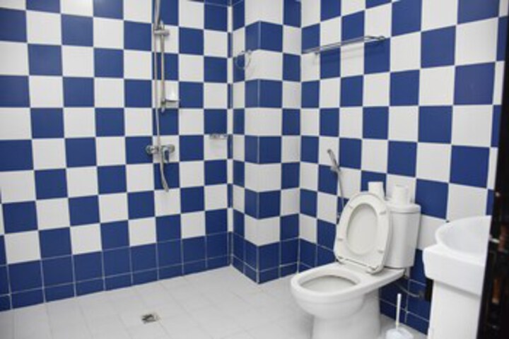 Room 6 of 35