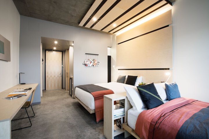 Room 44 of 136