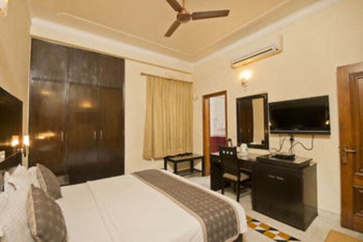 Room 21 of 25
