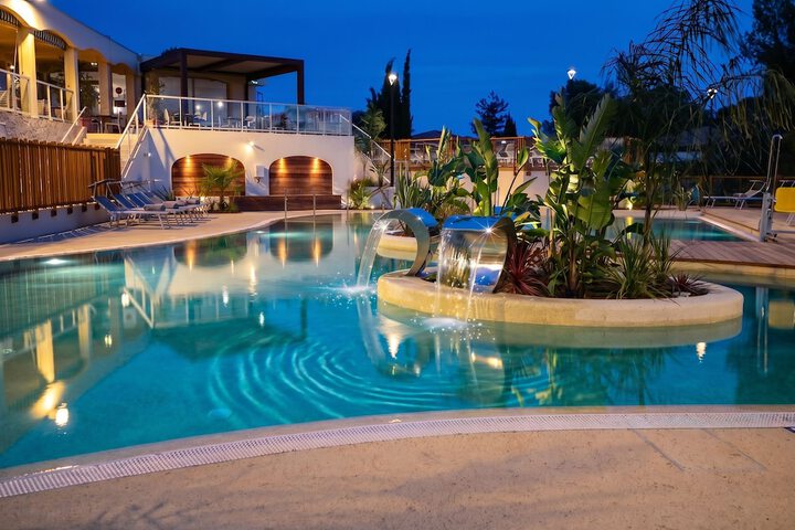 Pool 26 of 55